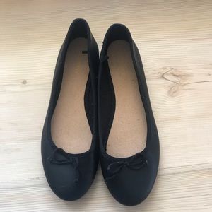 Girls black flats